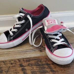 Converse tennis shoes